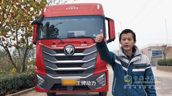 配歐曼GTL重卡氣耗28公斤！玉柴K14N燃?xì)鈾C(jī)讓20年卡車?yán)纤緳C(jī)豎起大拇指