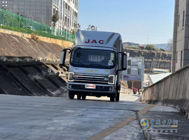 領(lǐng)先不止一代，帥鈴尊耀版全國首發(fā)上市