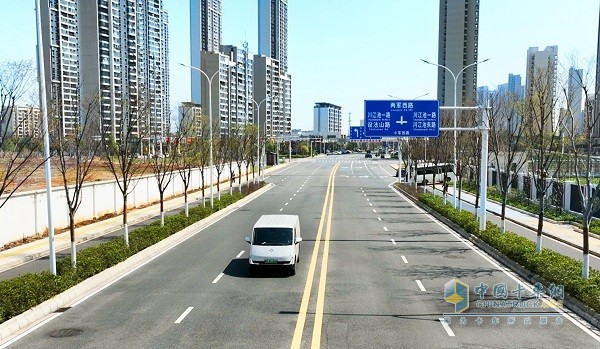 福田卡文樂福：解鎖城配“新玩法”，女司機(jī)百公里場景實(shí)測