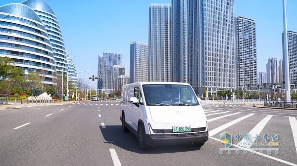 福田卡文樂福：解鎖城配“新玩法”，女司機(jī)百公里場景實(shí)測