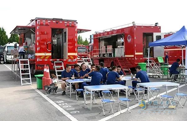 森源鴻馬多功能飲食保障車：應(yīng)急救援中的 “移動廚房”