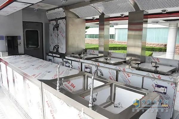森源鴻馬多功能飲食保障車：應(yīng)急救援中的 “移動廚房”