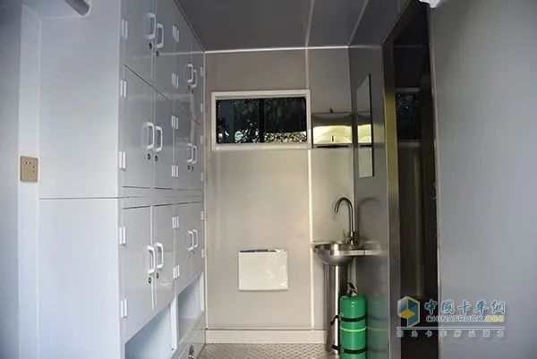 森源鴻馬淋浴車強化應急救援后勤保障：溫暖一線人員