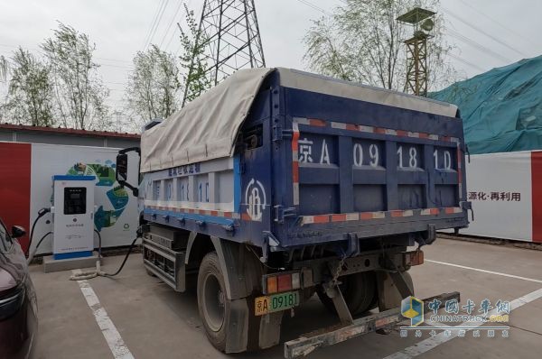 北京建筑垃圾清運 瑞沃純電自卸車擔當重任