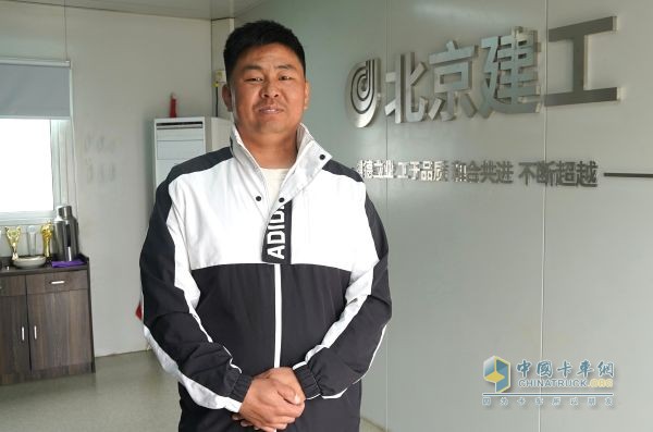 北京建筑垃圾清運 瑞沃純電自卸車擔當重任
