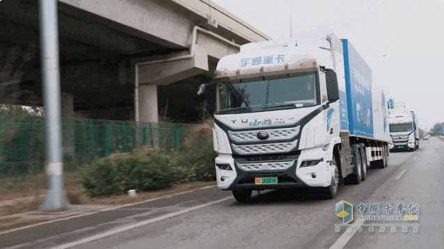 宇通重卡榮獲“氫能商用車領(lǐng)軍品牌獎(jiǎng)”！
