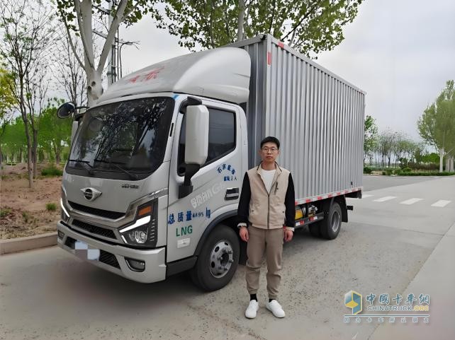 跑貨運(yùn)算經(jīng)濟(jì)賬，還是寬體領(lǐng)航大G-LNG輕卡好用