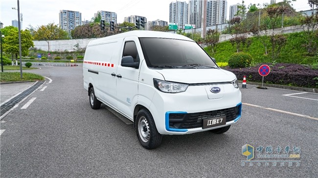 誰才是新能源VAN系中的質(zhì)價(jià)比之選？開瑞江豚E7升級(jí)車型給你答案