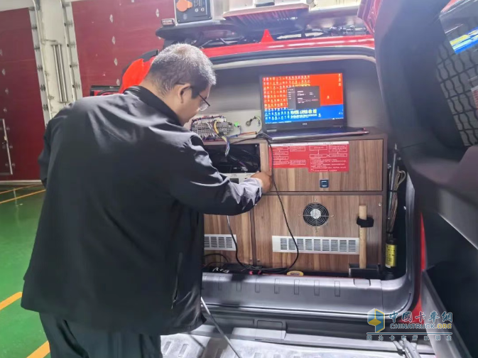 以練備戰(zhàn)！宇通應急救援車輛參演“應急使命·2025”聯(lián)合救援演習！