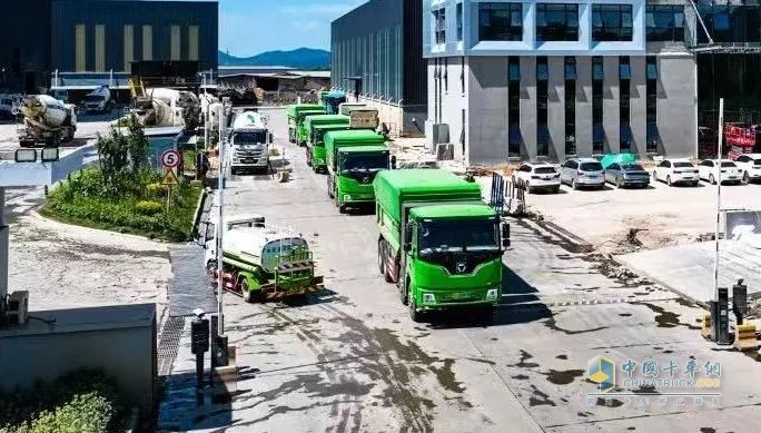 徐工新能源自卸車(chē)擦亮城市建設(shè)綠色底色