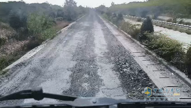 中集車輛“歐冠G”系列鋁合金液罐車，解決運(yùn)輸甲醇汽柴油的“老三難”