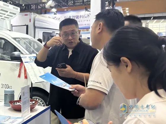 冷鏈運輸看這里！五菱冷藏車廣州展實力圈粉海內(nèi)外客戶