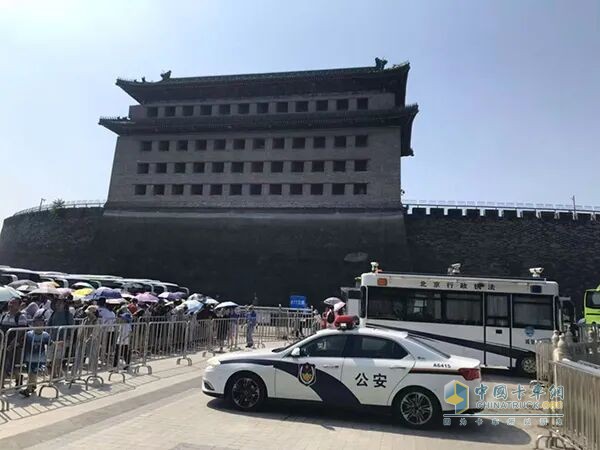 平安不落幕！森源鴻馬移動警務(wù)室以科技之盾守護北京街頭煙火氣