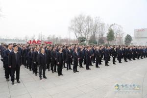 江淮商用車營(yíng)銷事業(yè)部舉行2025年大區(qū)出征誓師大會(huì)  吹響新年“沖鋒號(hào)”，全力贏戰(zhàn)2025