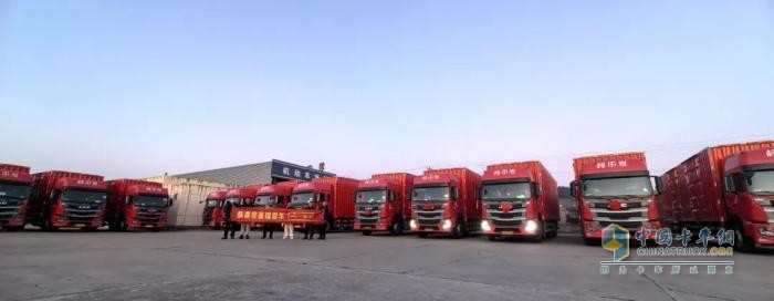 江淮重卡批量交車助力物流企業(yè)“開門紅”！