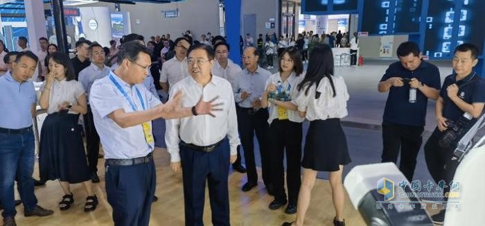 “臻品智造 鈴動(dòng)未來(lái)”科技創(chuàng)新看慶鈴，2023重慶智博展風(fēng)采