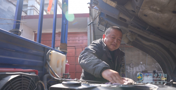專攻一件事 專買一輛車 池師傅二十多年來(lái)認(rèn)準(zhǔn)江淮