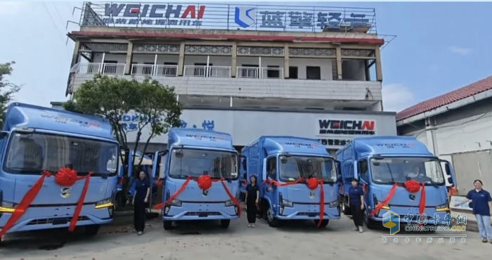 現(xiàn)象級爆款！濰柴藍擎X7新一代輕卡南昌批量交付，實力印證用戶口碑！