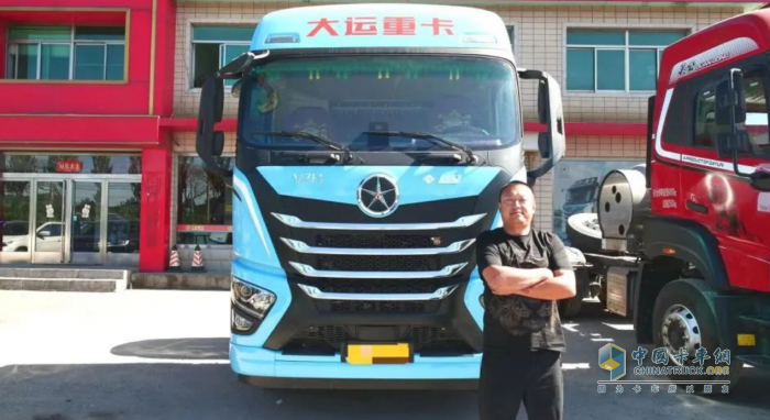 從入不敷出到月入3萬！張小林：選大運重卡 V7H LNG牽引車準(zhǔn)沒錯