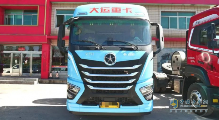 從入不敷出到月入3萬！張小林：選大運重卡 V7H LNG牽引車準(zhǔn)沒錯