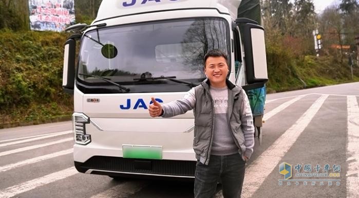 馳騁貨運(yùn)之路 江淮新能源輕卡ES9可靠相伴