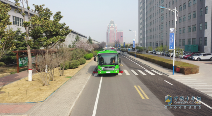 高效作業(yè)，安全護航！宇通環(huán)衛(wèi)快速路洗掃車引領(lǐng)行業(yè)加速跑！