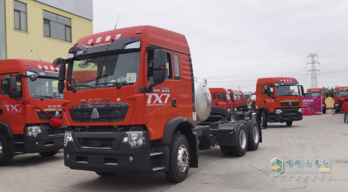 冀南分公司成功交付30輛TX7燃氣牽引車，助力滄州大客戶高效升級