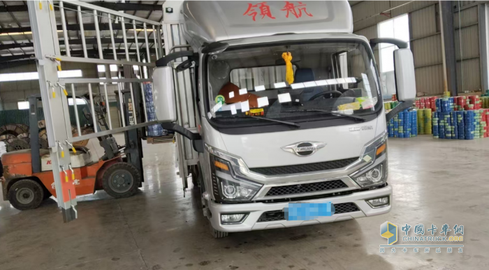 成都卡友：十多年只認(rèn)準(zhǔn)時代汽車，領(lǐng)航大G-LNG輕卡讓我更賺錢！