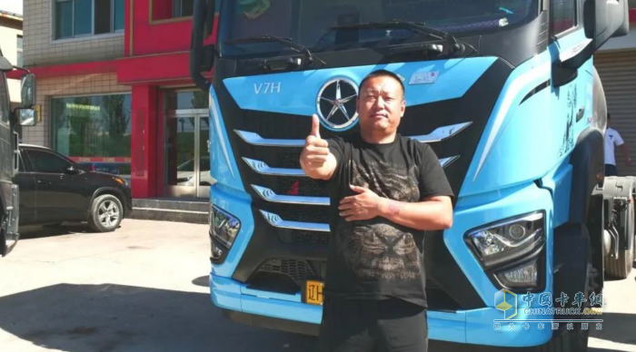 從入不敷出到月入3萬！張小林：選大運重卡 V7H LNG牽引車準(zhǔn)沒錯