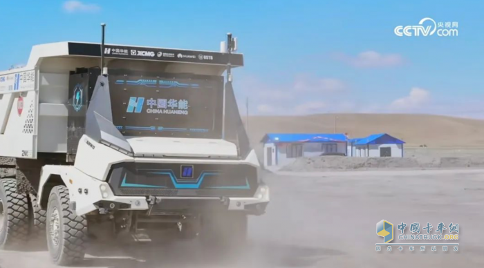 央視體驗(yàn)官探訪揭秘 看徐工搭上數(shù)智列車(chē)