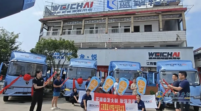 現(xiàn)象級爆款！濰柴藍擎X7新一代輕卡南昌批量交付，實力印證用戶口碑！