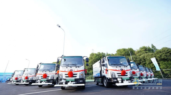 綠變成都，電動先鋒 宇通新能源環(huán)衛(wèi)車助力“蓉城”環(huán)衛(wèi)高質量發(fā)展