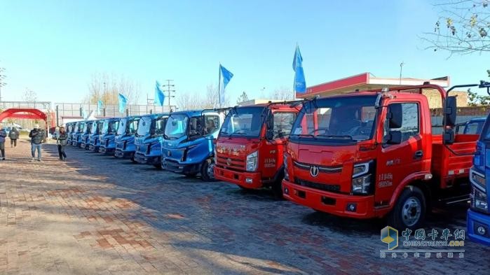 飛碟汽車CNG場(chǎng)景產(chǎn)品上市發(fā)布會(huì)在霸州順利舉行