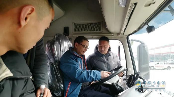 東風(fēng)商用車：20臺新車交付，攜手客戶共啟合作新篇章