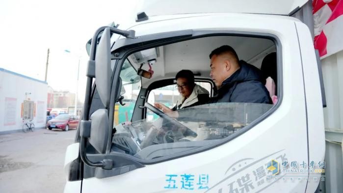 飛碟漫天飛財(cái)運(yùn)滿滿 · 車友會(huì)：一場(chǎng)“車輪上的故事會(huì)”，燃爆草原！