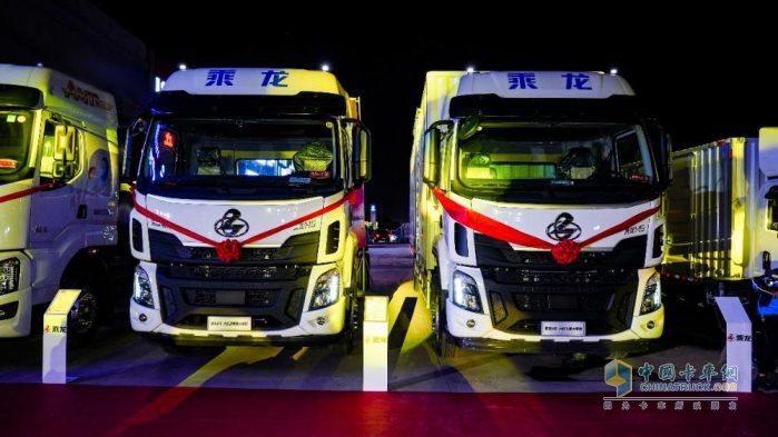 現(xiàn)場訂車62臺(tái)，乘龍L2VCNG增程輕卡武漢閃耀上市