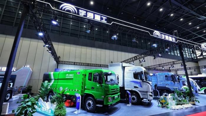 宇通重工亮相鄭州國際新能源汽車博覽會(huì)