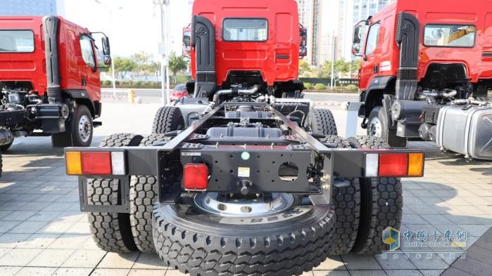 破解工程運(yùn)輸難點，乘龍M3自卸車讓城鄉(xiāng)基建運(yùn)輸更賺錢