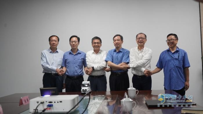 東科克諾爾來(lái)到柳州