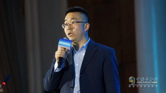 作為高端中輕卡行業(yè)領導者，歐航歐馬可持續(xù)推動科技創(chuàng)新及先行科技應用，并立足專用車作業(yè)場景、作業(yè)工況的需求，踐行“行業(yè)深度定制”的理念，不僅實現(xiàn)產(chǎn)品性能與運營價值的不斷躍升，更構建了全新的專用車產(chǎn)品解決方案。