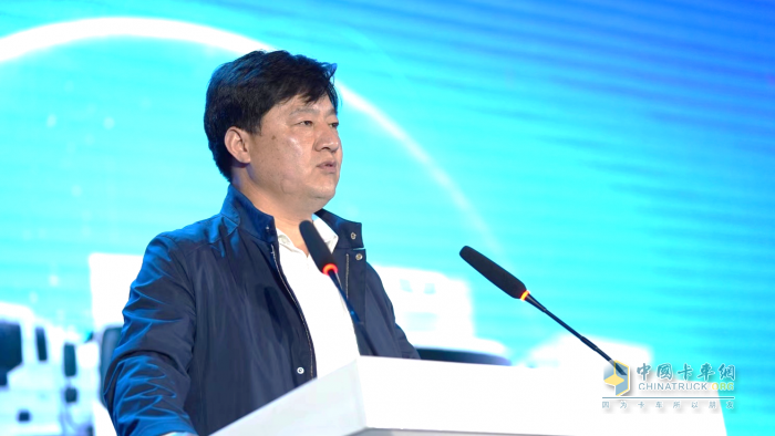 作為高端中輕卡行業(yè)領導者，歐航歐馬可持續(xù)推動科技創(chuàng)新及先行科技應用，并立足專用車作業(yè)場景、作業(yè)工況的需求，踐行“行業(yè)深度定制”的理念，不僅實現(xiàn)產(chǎn)品性能與運營價值的不斷躍升，更構建了全新的專用車產(chǎn)品解決方案。