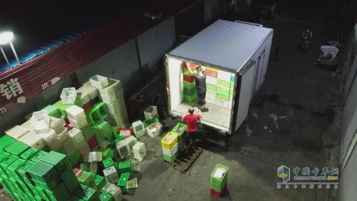 長途運輸冷凍貨物，創(chuàng)業(yè)7年的他攜手江淮1卡駿鈴做老板