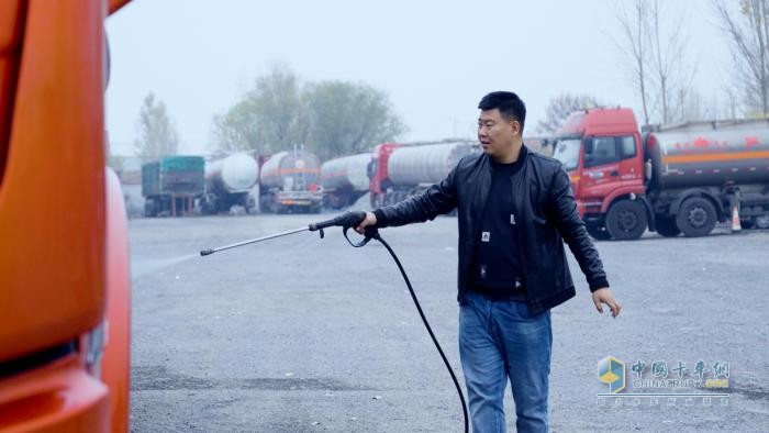 僅用12年完成從司機(jī)到物流老板的轉(zhuǎn)變，他做對了什么？