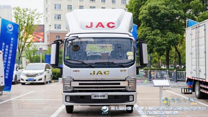 帥鈴S9榮耀版、帥鈴ES6、Van寶路亮相，江淮1卡助力物流與供應(yīng)鏈創(chuàng)新發(fā)展