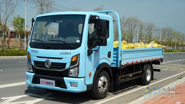 百業(yè)“錢”途任吾行 東風(fēng)多利卡 “任吾行”系列車型上市，助力卡友暢行無界