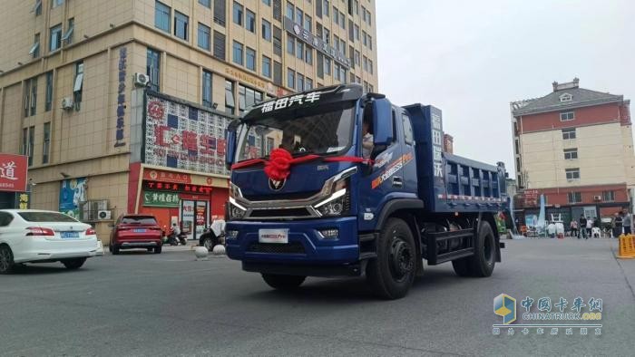 工程車(chē)也能很豪華 瑞沃大金剛ES Pro上市帶來(lái)多項(xiàng)顛覆