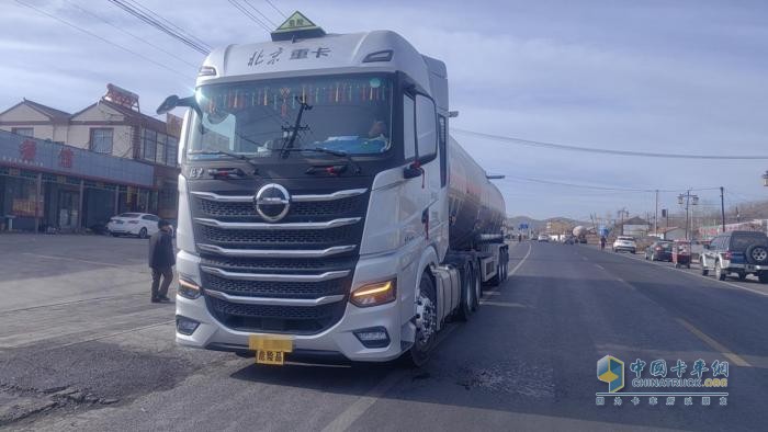 盤(pán)錦首臺(tái)車用戶使用報(bào)告：北京重卡?；愤\(yùn)輸車安全可靠，誠(chéng)不欺我！
