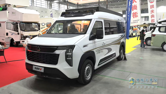 中國(guó)重汽輕型汽車(chē),改裝無(wú)限可能,北京國(guó)際房車(chē)展