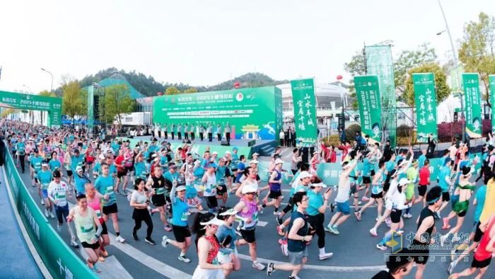 挑戰(zhàn)自我！超越極限！堰馬賽道上，看東風(fēng)營銷人奔跑向未來