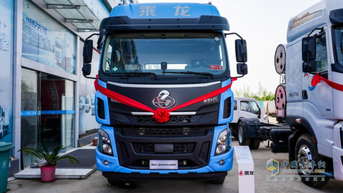 現(xiàn)場訂車62臺(tái)，乘龍L2VCNG增程輕卡武漢閃耀上市
